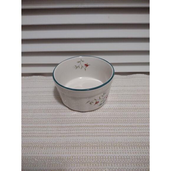 Pfaltzgraff Winterberry holly stoneware small dip serving dish bowl only - Picture 1 of 6